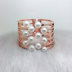 Perlenarmband Damen – Breites Design & stilvolle Fassung
