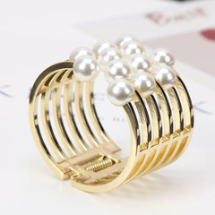 Perlenarmband Damen – Breites Design & stilvolle Fassung