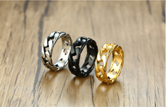 Biker Chain-Ring Herren – Titanstahl in Schwarz, Gold & Stahl