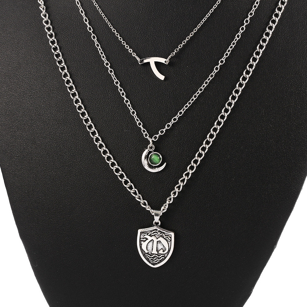 Multilayer short necklace
