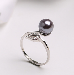 Pearl women''s single opening adjustable ring