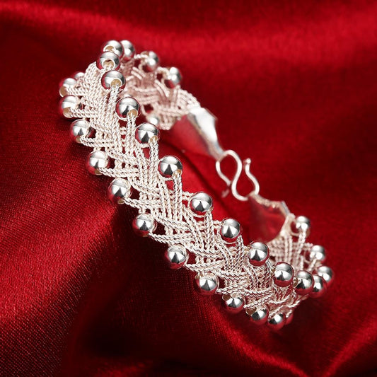 Female bracelet with light bead