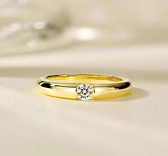 RING in Gold 14K mit schönen Diamant