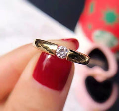 RING in Gold 14K mit schönen Diamant